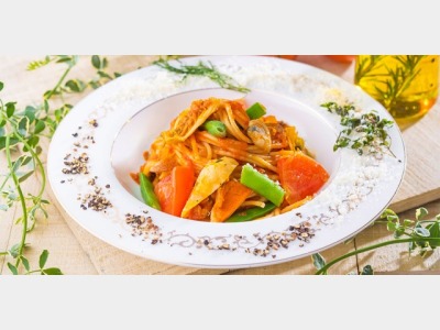 【6/1-7/20】夏の創作グルメバイキングイメージ(松島トマトと三陸産ホヤのパスタ)