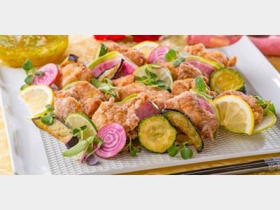 【6/1-7/20】夏の創作グルメバイキングイメージ(鶏胸肉の油淋風~シトラス風味~)