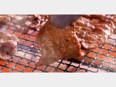 【6/1-7/20】夏の創作グルメバイキングイメージ(牛タン塩焼き)