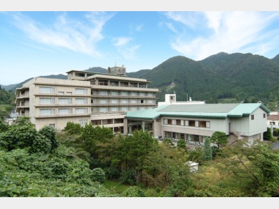 �z�e���T���̊O��