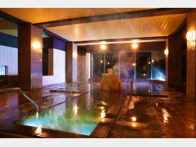 【本館】男性大浴場（黒湯）