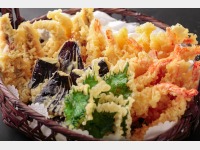 【3/1〜5/31】春の料理フェアイメージ(季節の天ぷら_海老・イワシ・ししとうなど)
