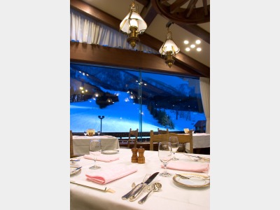 メインダイニング「ベルビュー」