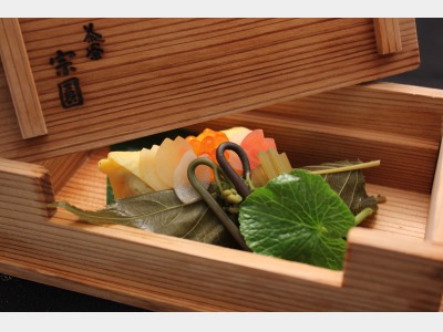 鯛の葉桜寿司、錦紙寿司