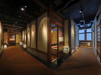 「お食事処 かまど」奥通路