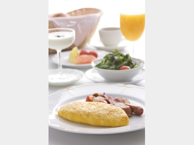 朝食オムレツ（シェフが目の前で作る卵料理）