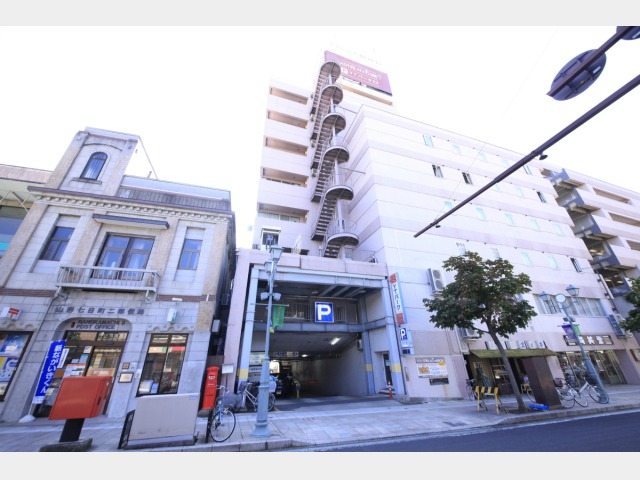 ホテル　ステイインＮＡＮＡアネックス 駐車場　ＹＴパーク２４／1泊500円（本館、ナナビーンズ内）