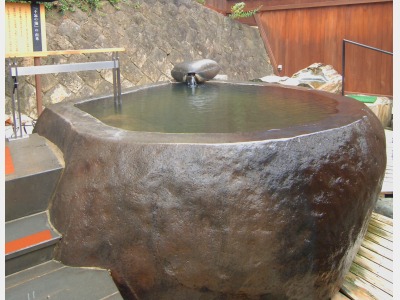 大石くりぬき風呂「不忘の湯」
