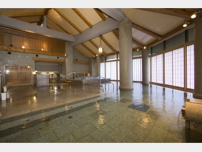 3階　大浴場「楽山」