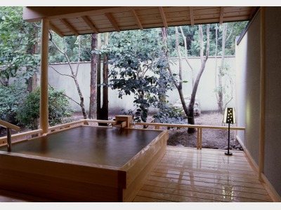 【離れフォレセゾン八花苑】離れ専用露天風呂