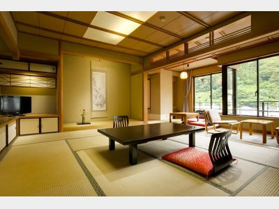 西館（檜風呂・堀ごたつ付）