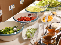 �{�̑f�ނ��ӂ񂾂�ɐ��荞�� �r���b�t�F�`���̒��H�ł�