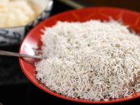 �{�̑f�ނ��ӂ񂾂�ɐ��荞�� �r���b�t�F�`���̒��H�ł�