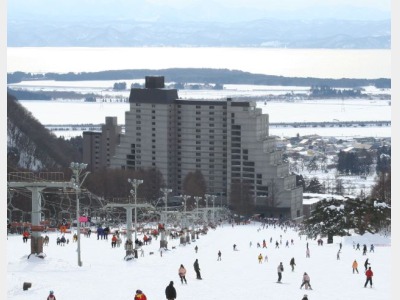 ウイングタワー外観