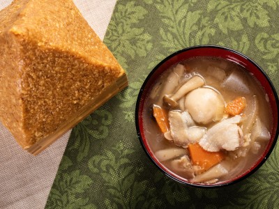 地元野菜と須賀川味噌を使ったとん汁