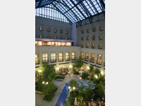 �A�g���E���i����j