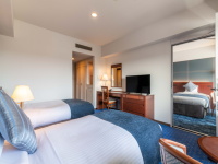 �R�l�N�e�B���O�c�C��