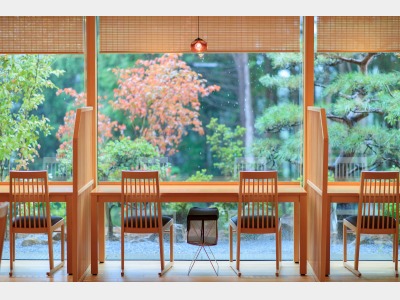 食事処　窓際席