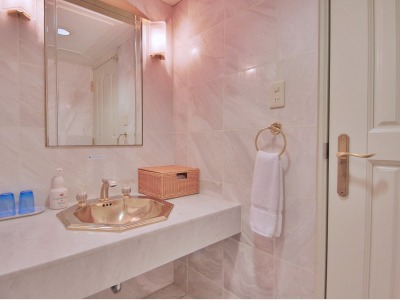 デラックスツインルームバスルーム一例