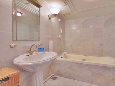 デラックスツインルームバスルーム一例