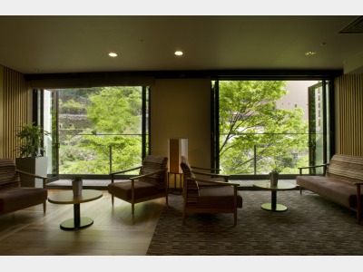 ロビーラウンジ（暖）