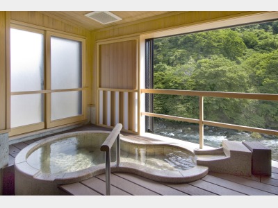 露天風呂付客室「至福の間」出世の間　露天風呂