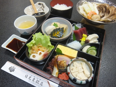 昼食一例（湯波松華堂弁当）