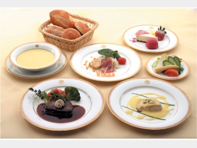 夕食一例（フランス料理）