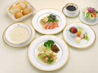 �f�B�i�[�R�[�X���