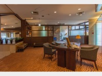 �t�����g�E���r�[