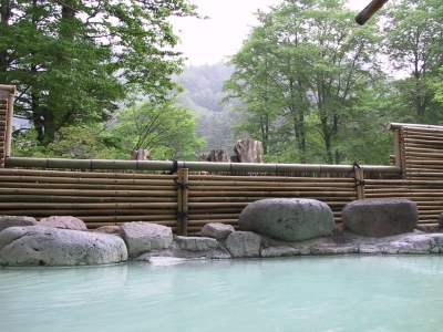 露天風呂（にごり湯）