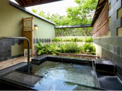 7.陽だまりの湯 別棟「温泉道楽」個室貸切露天風呂
