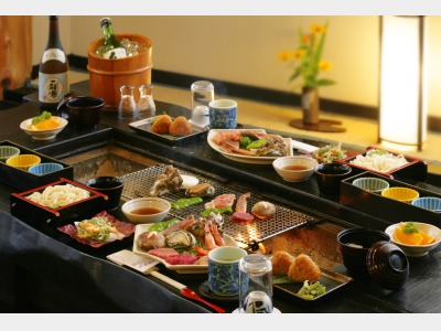 夕食　炭火焼会席