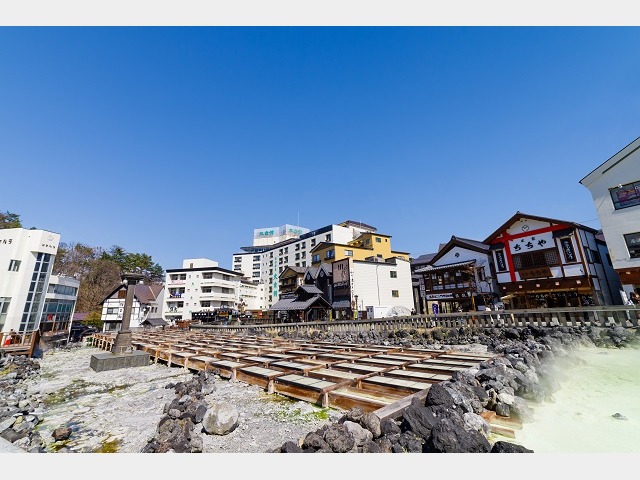 草津温泉　大東舘 外観と湯畑全景
