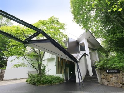 �t�H�[�g���[�g���Â̊O��