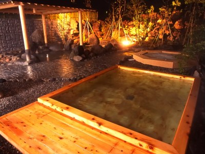 檜露天風呂（暁の湯）