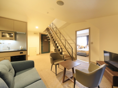 【洋室メゾネットルーム】