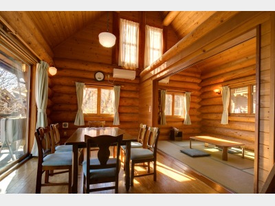 ログハウス和洋室（和室側）