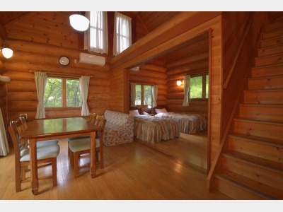 ログハウス和洋室（洋室側）