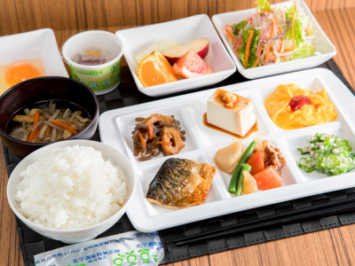 焼きたてパン　無料朝食