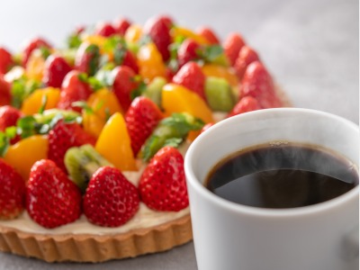 1Fカフェ＆ケーキショップ「SONIA COFFEE&CAKE（ソニア　コーヒー＆ケーキ）」
