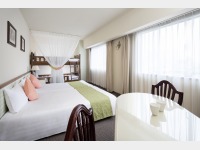 �t�@�~���[�t�H�[�X�i���j