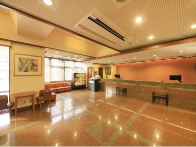 ホテルフロントロビー