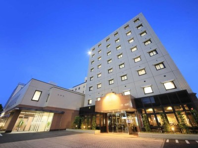 ホテル外観（夜）