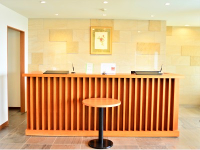 フロント笑顔でお迎え・お見送り(^^♪