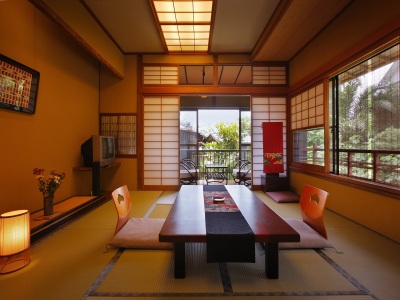 和風レトロな和室トイレ付