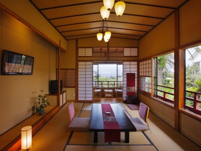 和風レトロな和室トイレ付