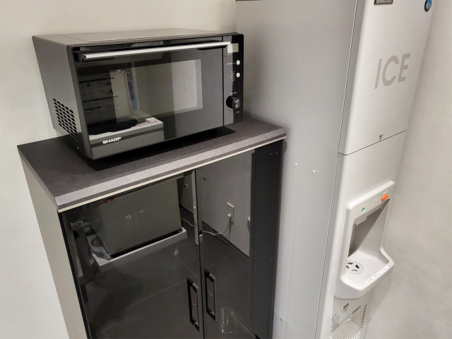 ホテルロイヤルガーデン木更津	 ランドリールーム（製氷機・電子レンジ）