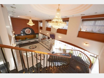 トリニティ書斎 フロント