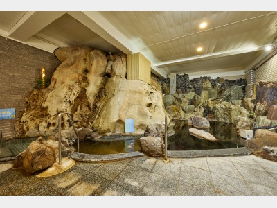 砂岩風呂（女性）